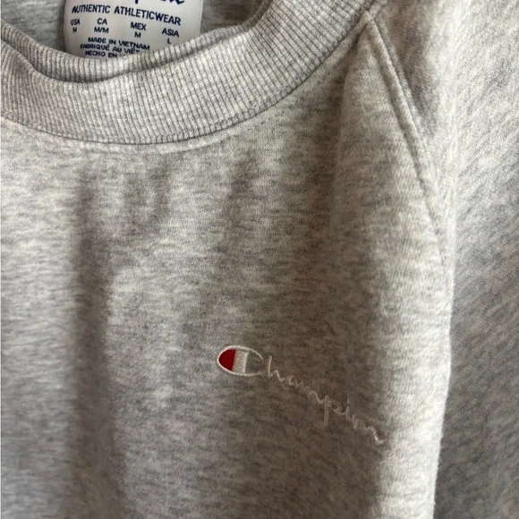 Champion Women’s Campus Fleece Cropped Crew Sweatshirt - Picture 5 of 10